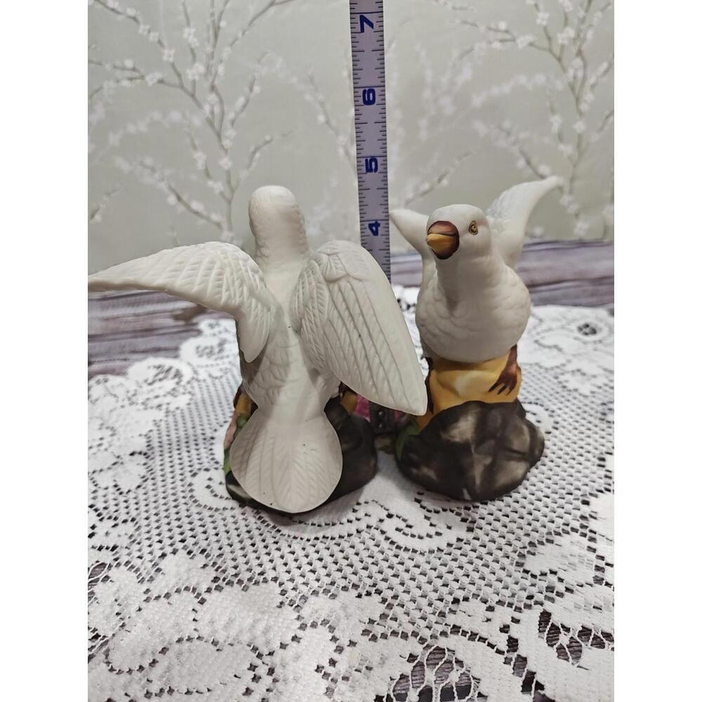 Vintage 2 Doves Figurines White Fine Porcelain Floral Base 5.5" Bird Collectible - Picture 9 of 14
